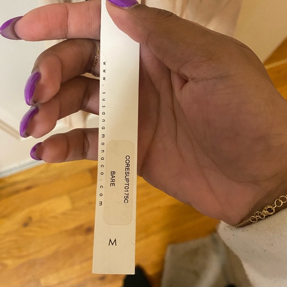 Susana Monaco nude Urban V neck Sleeveless Tank M NWT - Picture 2 of 4